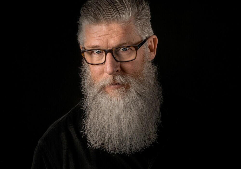 How to Use Beard Dye